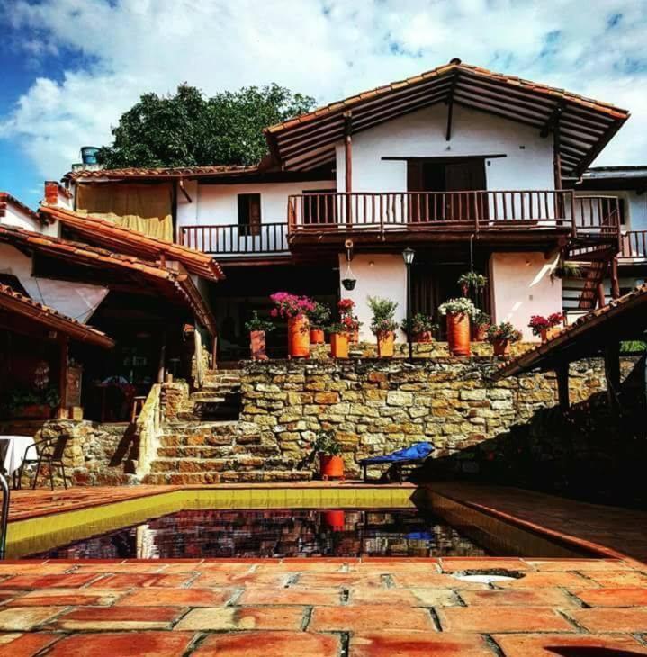 La Serrana Hostal Spa Socorro Esterno foto